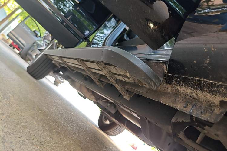 Used Haval H5 2024 2.0T Automatic All-Wheel Drive Flagship Gasoline Right Side Sill
