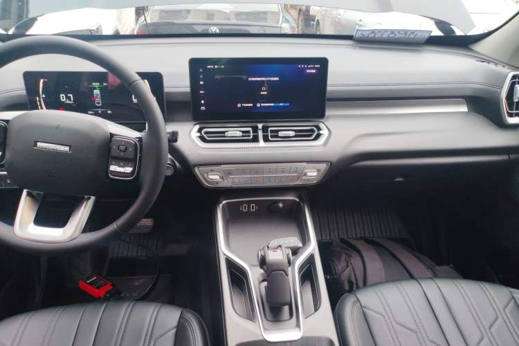 Used Haval H5 2025 2.0T Automatic All-Wheel Drive Navigation Version – Gasoline Audio And AC Panel