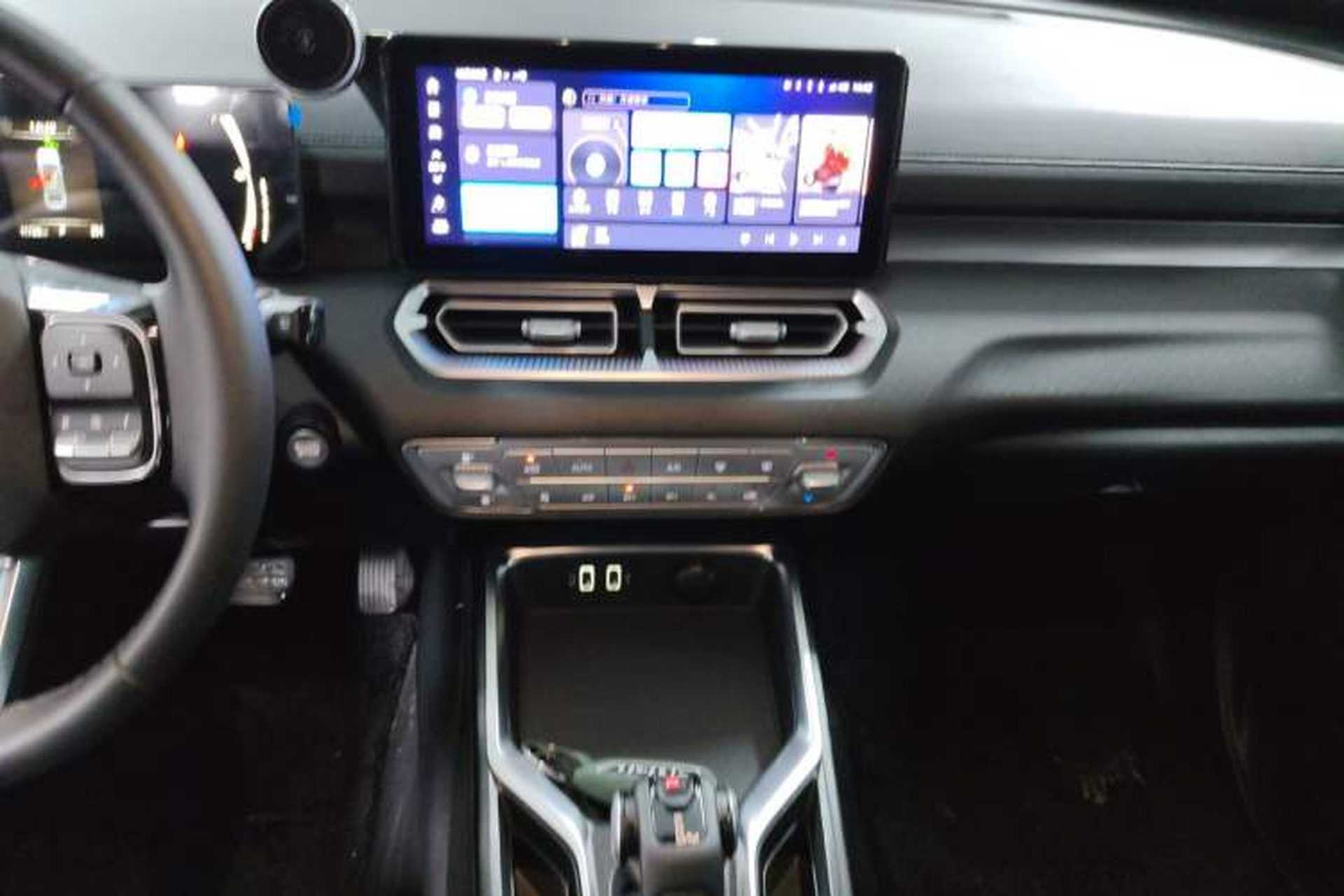 Used Haval H5 2025 2.0T Automatic All-Wheel Drive Navigation Version Diesel Audio And AC Panel