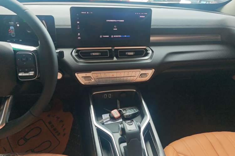 Used Haval H5 2025 2.0T Automatic All-Wheel Drive Navigation Version – Gasoline Audio And AC Panel