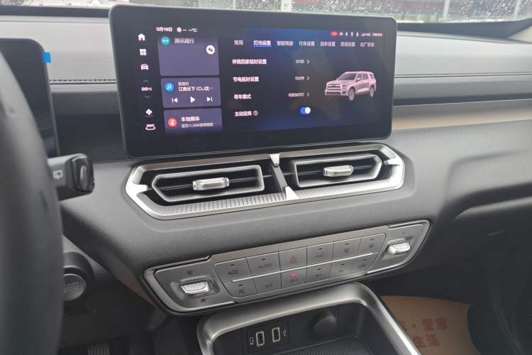 Used Haval H5 2025 2.0T Automatic All-Wheel Drive Navigation Version Diesel Audio And AC Panel
