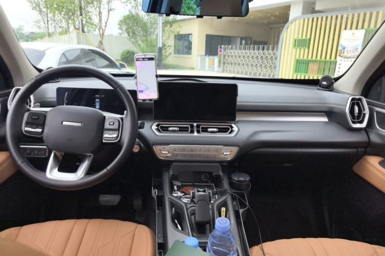 Used Haval H5 2025 2.0T Automatic All-Wheel Drive Navigation Version Diesel Center Console