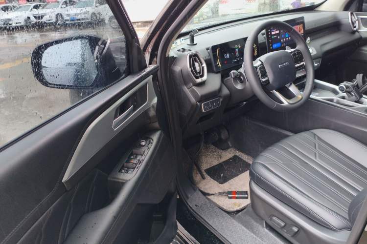 Used Haval H5 2025 2.0T Automatic All-Wheel Drive Navigation Version Diesel Driver Seat