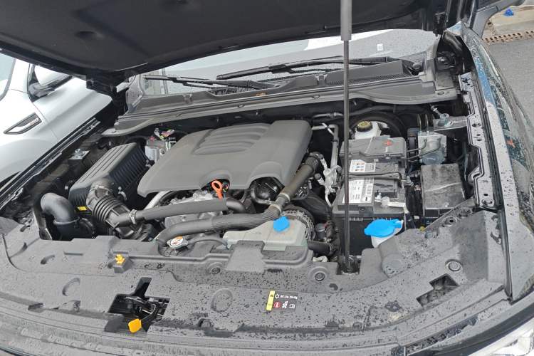 Used Haval H5 2025 2.0T Automatic All-Wheel Drive LinkedIn Edition Gasoline Engine Bay
