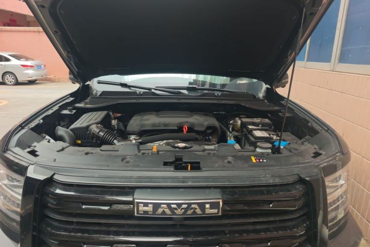 Used Haval H5 2025 2.0T Automatic All-Wheel Drive Flagship Edition Gasoline Engine Bay