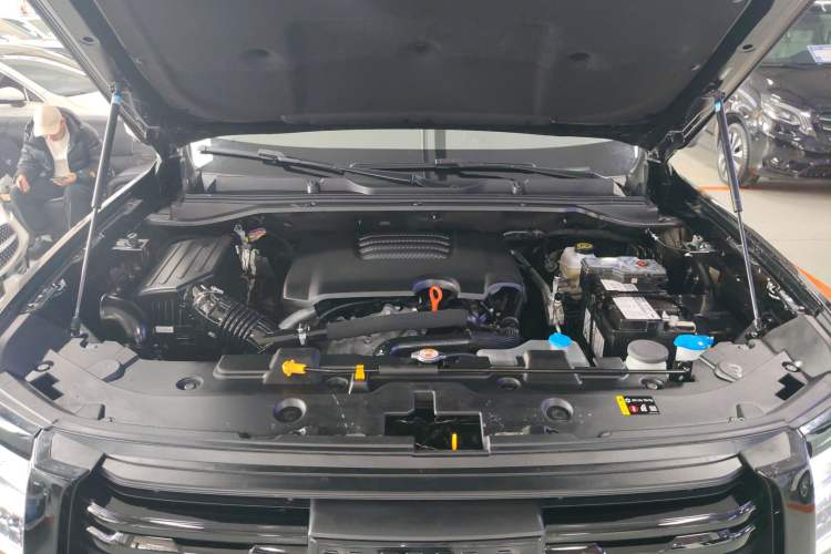 Used Haval H5 2025 2.0T Automatic All-Wheel Drive Flagship Edition Gasoline Engine Bay