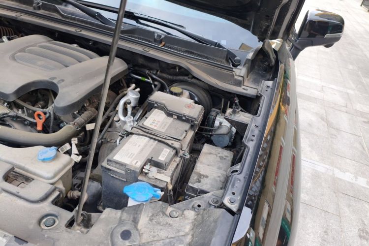 Used Haval H5 2025 2.0T Automatic All-Wheel Drive LinkedIn Edition Diesel Engine Bay Left