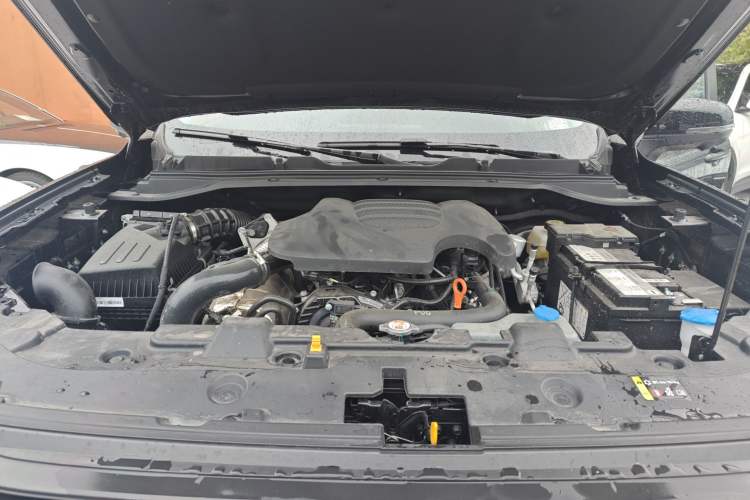 Used Haval H5 2025 2.0T Automatic All-Wheel Drive Navigation Version Diesel Engine Bay