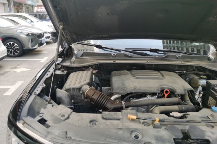 Used Haval H5 2025 2.0T Automatic All-Wheel Drive Navigation Version – Gasoline Engine Bay Right