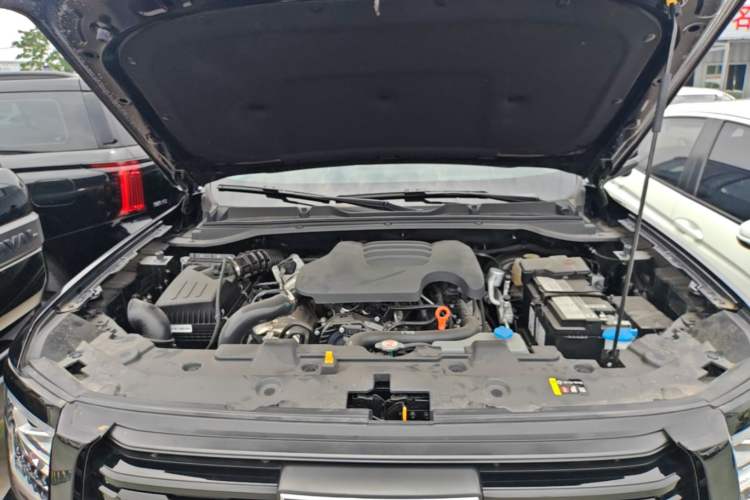Used Haval H5 2025 2.0T Automatic All-Wheel Drive Navigation Version Diesel Engine Bay