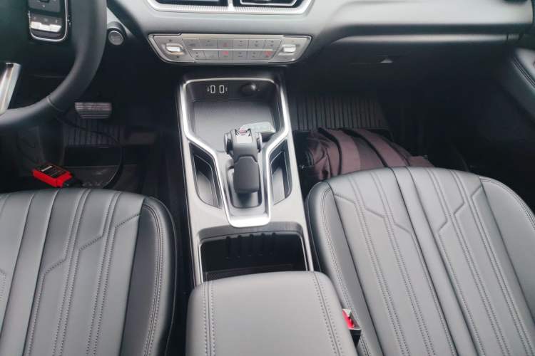 Used Haval H5 2025 2.0T Automatic All-Wheel Drive Navigation Version – Gasoline Gear Lever