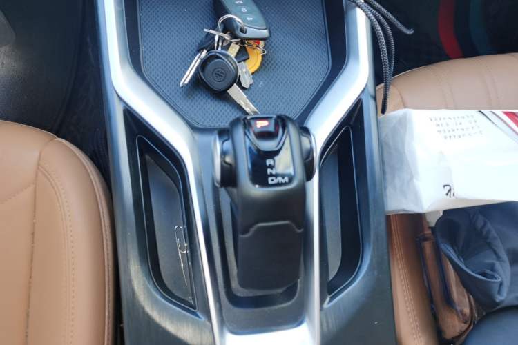 Used Haval H5 2025 2.0T Automatic All-Wheel Drive Navigation Version – Gasoline Gear Lever