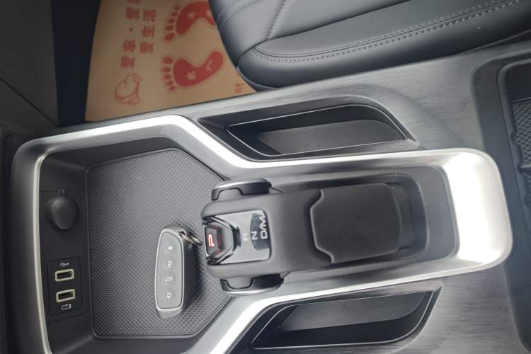 Used Haval H5 2025 2.0T Automatic All-Wheel Drive Navigation Version Diesel Gear Lever