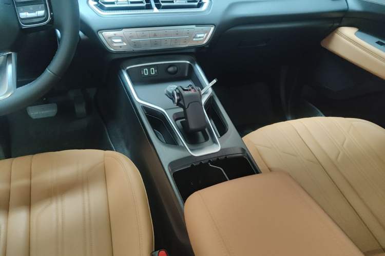 Used Haval H5 2025 2.0T Automatic All-Wheel Drive Navigation Version Diesel Gear Lever