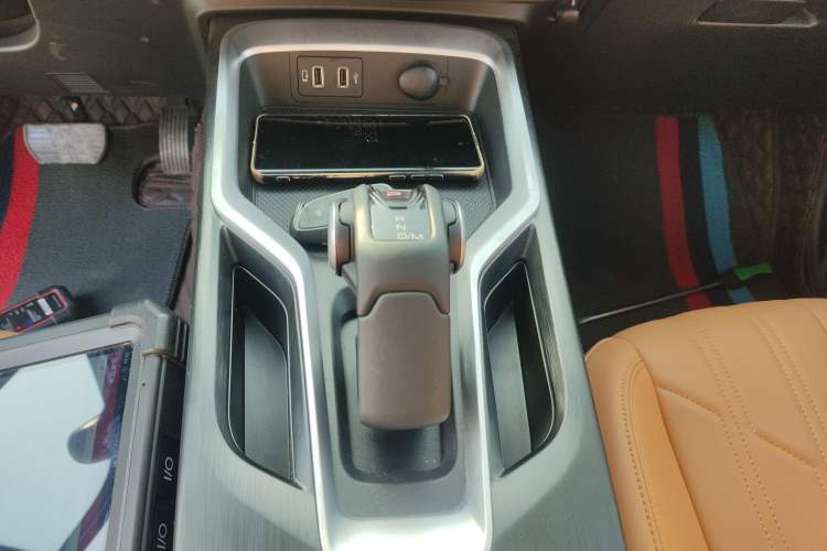 Used Haval H5 2025 2.0T Automatic All-Wheel Drive Navigation Version Diesel Gear Lever