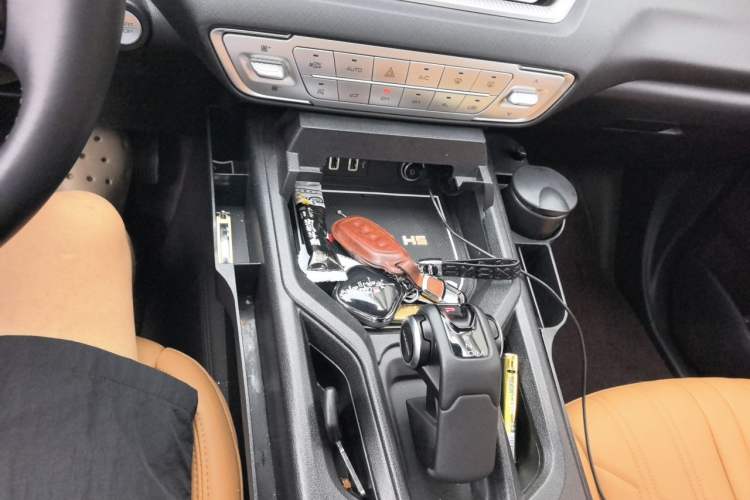 Used Haval H5 2025 2.0T Automatic All-Wheel Drive Navigation Version Diesel Gear Lever