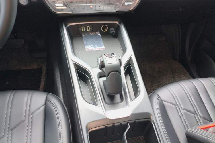 Used Haval H5 2025 2.0T Automatic All-Wheel Drive Navigation Version Diesel Gear Lever