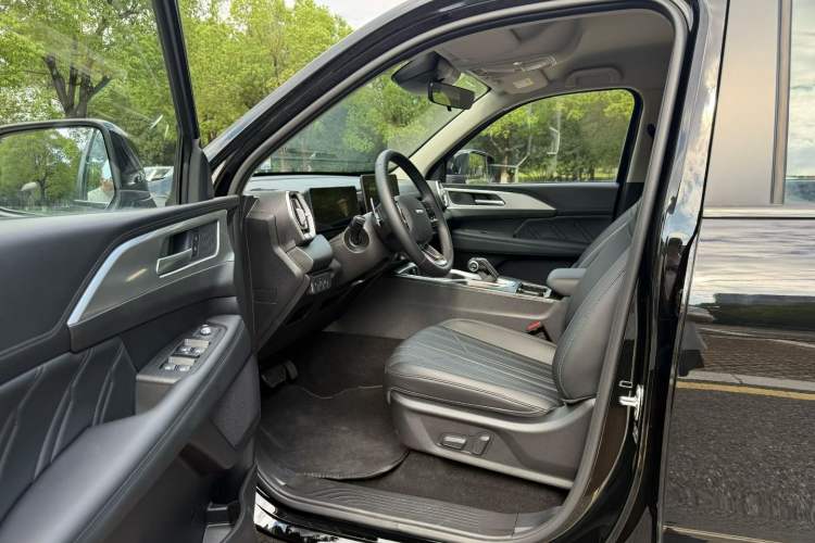 Used Haval H5 2025 2.0T Automatic All-Wheel Drive LinkedIn Edition Gasoline Interior 11