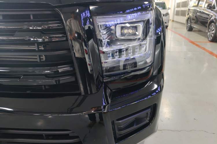 Used Haval H5 2025 2.0T Automatic All-Wheel Drive Flagship Edition Gasoline Left Front Headlight