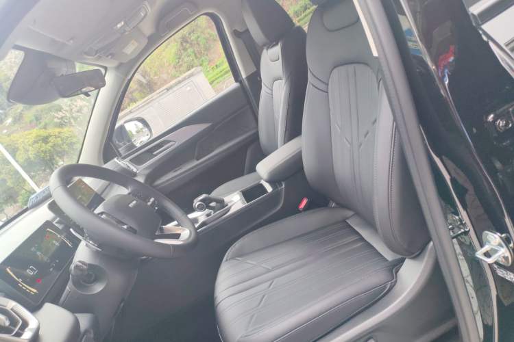 Used Haval H5 2025 2.0T Automatic All-Wheel Drive Navigation Version – Gasoline Left Front Seat