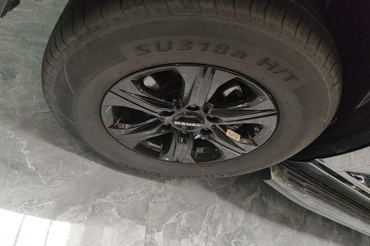 Used Haval H5 2025 2.0T Automatic All-Wheel Drive Navigation Version Diesel Left Front Wheel Hub