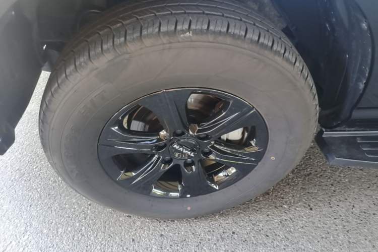 Used Haval H5 2025 2.0T Automatic All-Wheel Drive Navigation Version Diesel Left Front Wheel Hub
