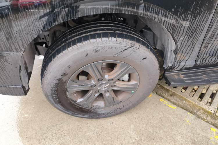 Used Haval H5 2025 2.0T Automatic All-Wheel Drive Navigation Version Diesel Left Front Wheel Hub