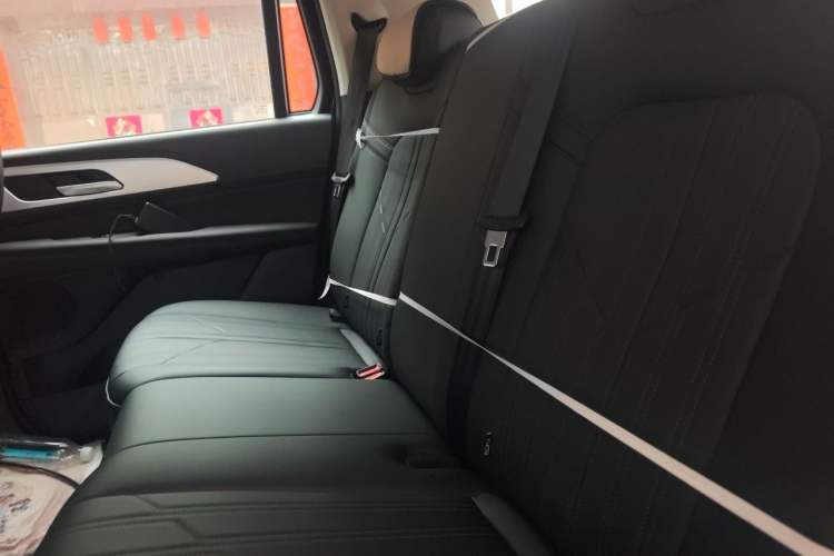 Used Haval H5 2025 2.0T Automatic All-Wheel Drive Flagship Edition Gasoline Left Rear Seat