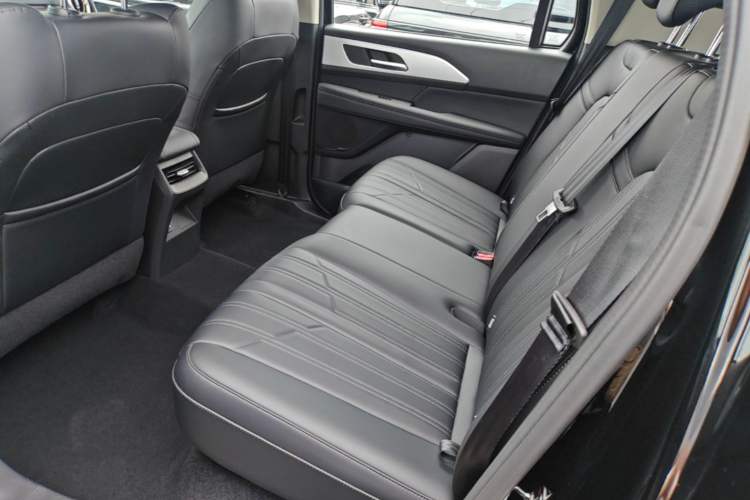 Used Haval H5 2025 2.0T Automatic All-Wheel Drive Navigation Version Diesel Left Rear Seat