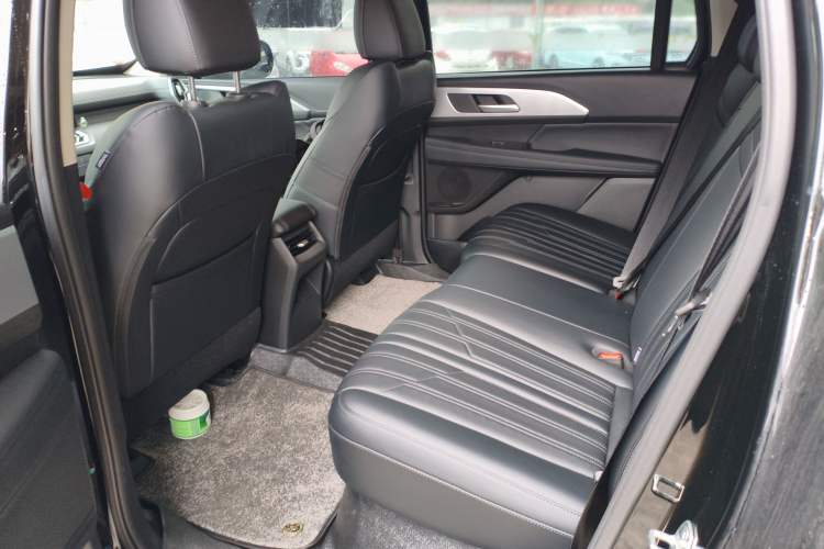 Used Haval H5 2025 2.0T Automatic All-Wheel Drive Navigation Version Diesel Left Rear Seat
