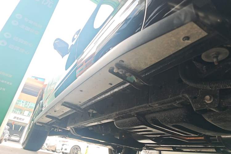 Used Haval H5 2025 2.0T Automatic All-Wheel Drive Navigation Version – Gasoline Left Side Sill