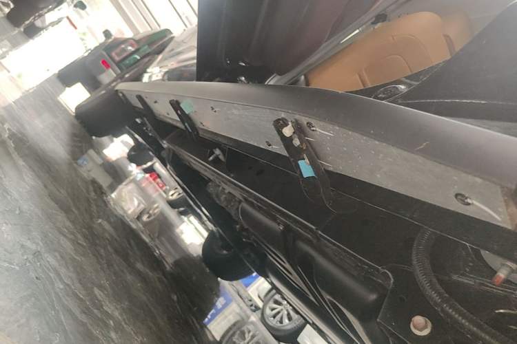 Used Haval H5 2025 2.0T Automatic All-Wheel Drive Navigation Version Diesel Left Side Sill