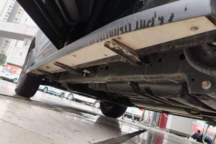 Used Haval H5 2025 2.0T Automatic All-Wheel Drive Navigation Version Diesel Left Side Sill