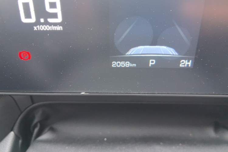 Used Haval H5 2025 2.0T Automatic All-Wheel Drive Navigation Version – Gasoline Odometer Close Up