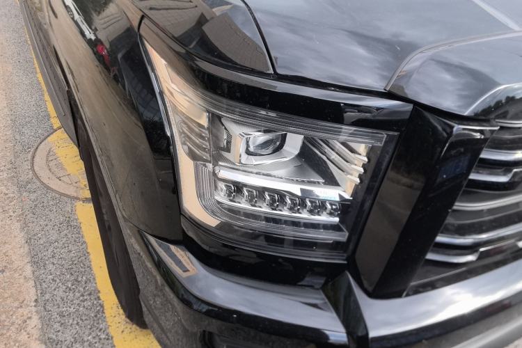 Used Haval H5 2025 2.0T Automatic All-Wheel Drive Navigation Version – Gasoline Right Front Headlight