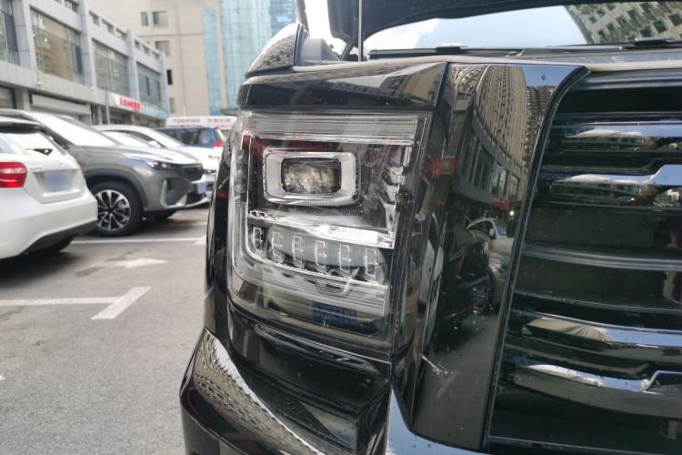Used Haval H5 2025 2.0T Automatic All-Wheel Drive Navigation Version – Gasoline Right Front Headlight