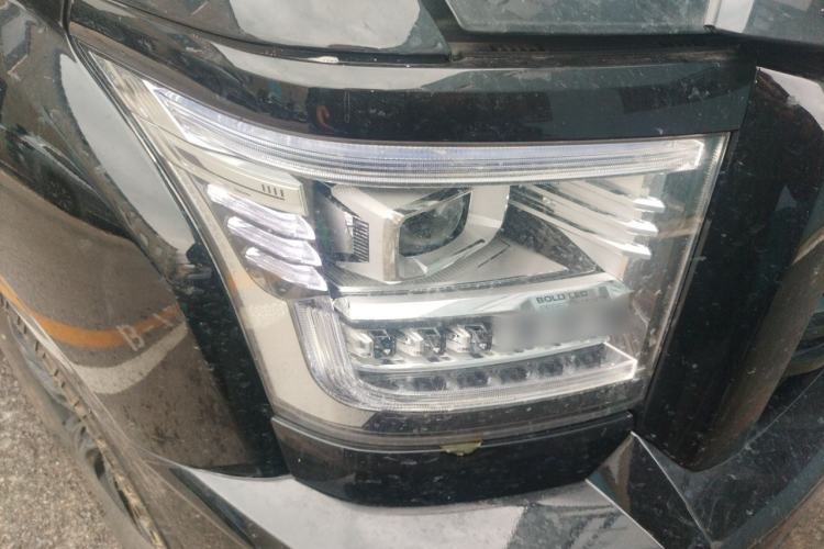 Used Haval H5 2025 2.0T Automatic All-Wheel Drive Navigation Version – Gasoline Right Front Headlight