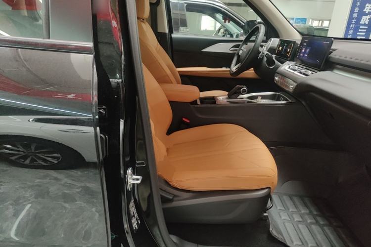Used Haval H5 2025 2.0T Automatic All-Wheel Drive Navigation Version Diesel Right Front Seat