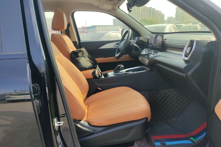 Used Haval H5 2025 2.0T Automatic All-Wheel Drive Navigation Version Diesel Right Front Seat