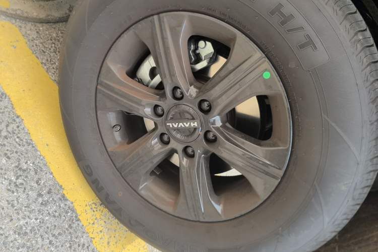 Used Haval H5 2025 2.0T Automatic All-Wheel Drive Navigation Version – Gasoline Right Front Wheel Hub