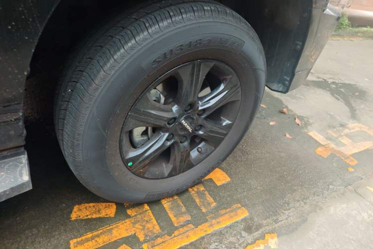 Used Haval H5 2025 2.0T Automatic All-Wheel Drive Flagship Edition Gasoline Right Front Wheel Hub