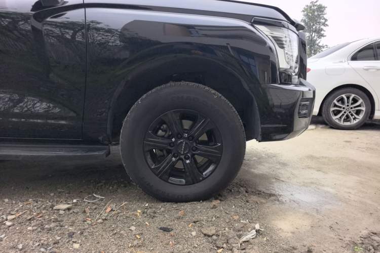 Used Haval H5 2025 2.0T Automatic All-Wheel Drive Navigation Version Diesel Right Front Wheel Hub