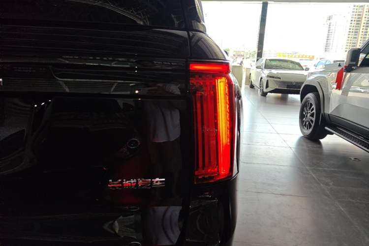 Used Haval H5 2025 2.0T Automatic All-Wheel Drive Navigation Version Diesel Right Rear Taillight