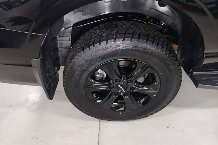 Used Haval H5 2025 2.0T Automatic All-Wheel Drive Flagship Edition Gasoline Right Rear Wheel Hub