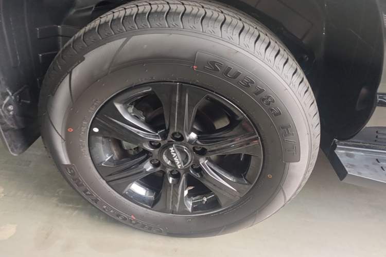 Used Haval H5 2025 2.0T Automatic All-Wheel Drive Navigation Version – Gasoline Right Rear Wheel Hub