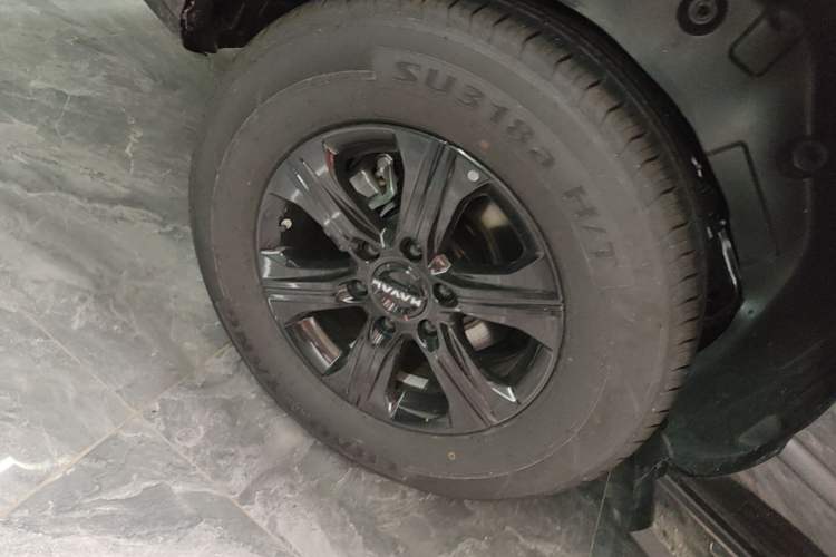 Used Haval H5 2025 2.0T Automatic All-Wheel Drive Navigation Version Diesel Right Rear Wheel Hub