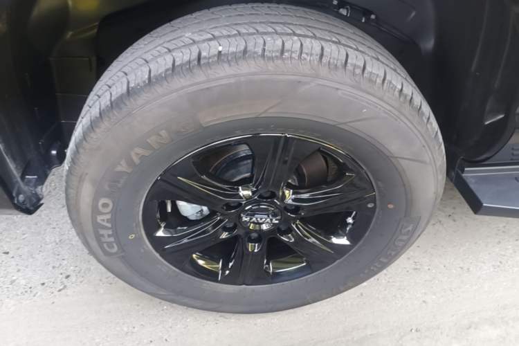 Used Haval H5 2025 2.0T Automatic All-Wheel Drive Navigation Version Diesel Right Rear Wheel Hub
