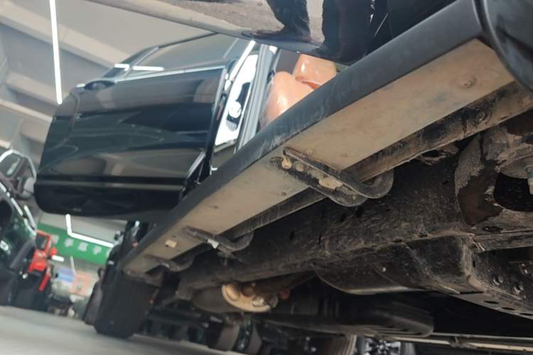 Used Haval H5 2025 2.0T Automatic All-Wheel Drive Navigation Version – Gasoline Right Side Sill