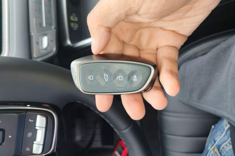 Used Haval H5 2025 2.0T Automatic All-Wheel Drive Navigation Version – Gasoline Vehicle Key