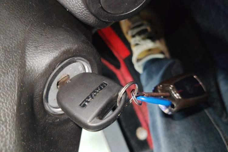 Used Haval H5 2025 2.0T Automatic All-Wheel Drive Flagship Edition Gasoline Vehicle Key